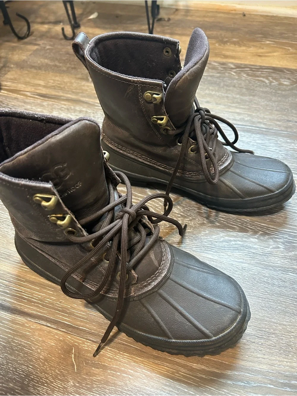 UGG Yucca Dark Brown Waterproof Lace-Up Duck Boot Size 8